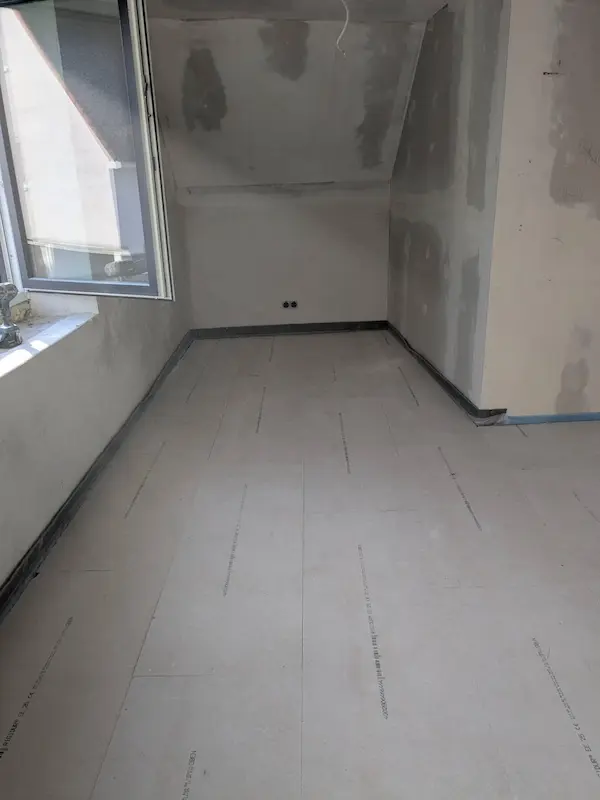 fertige fußbodenheizung unter boden