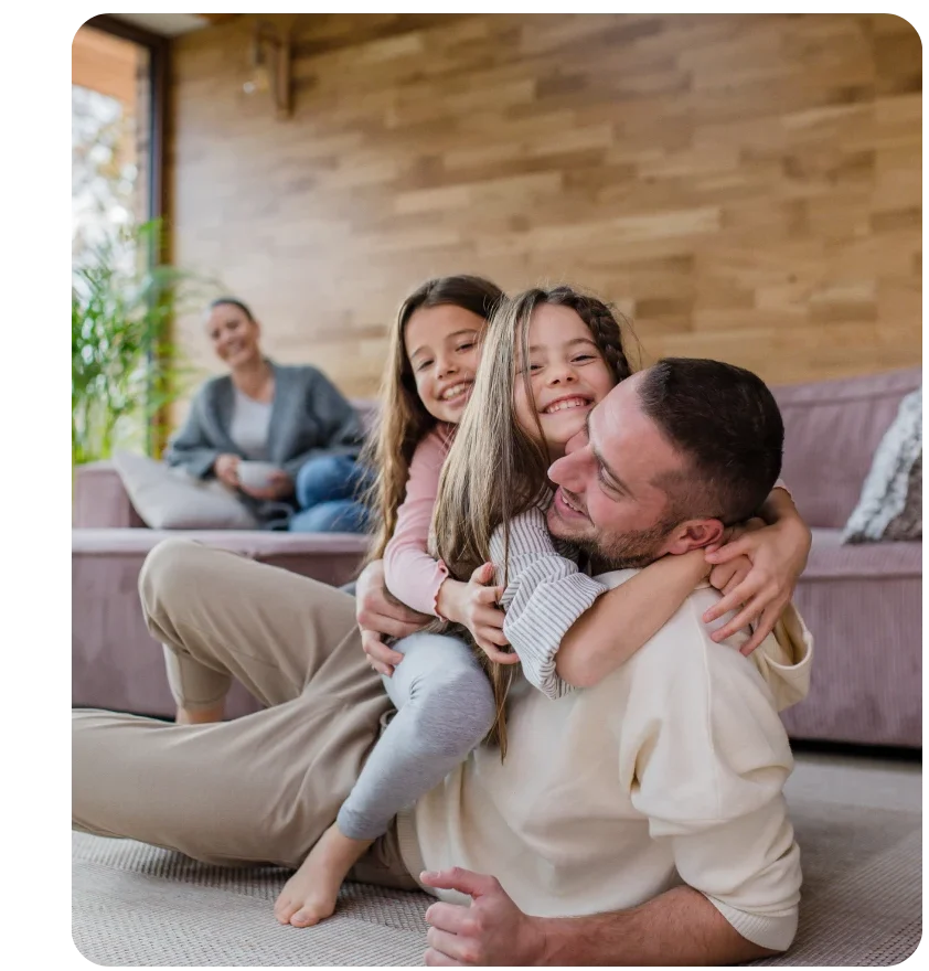 familie-glueklich-wegen-fussbodenheizung
